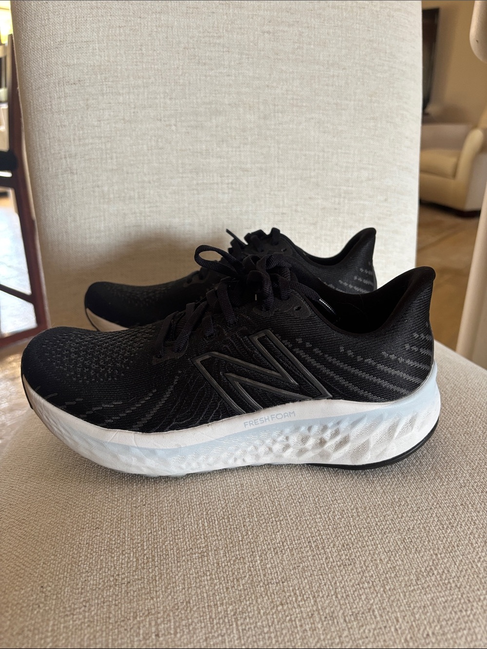 New Balance Fresh Foam Vongo Sneakers. Black. Size 8 D. Like New.